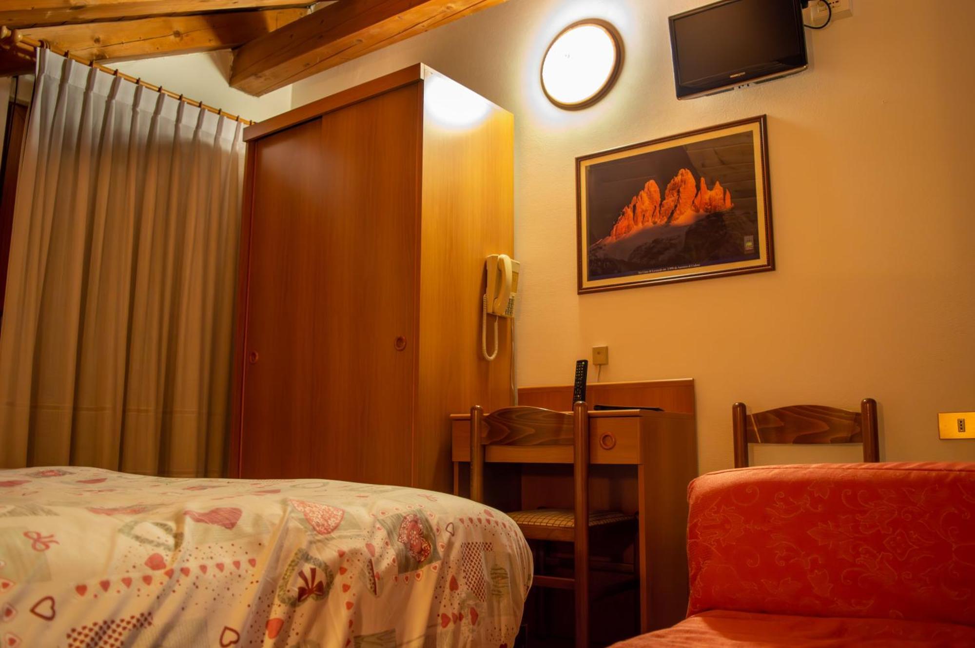 Hotel Serena - Tre Cime Views เอารอนโซ ดิ คาโดเร ห้อง รูปภาพ